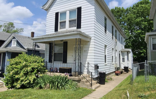 212 MCCLELLAND AVE