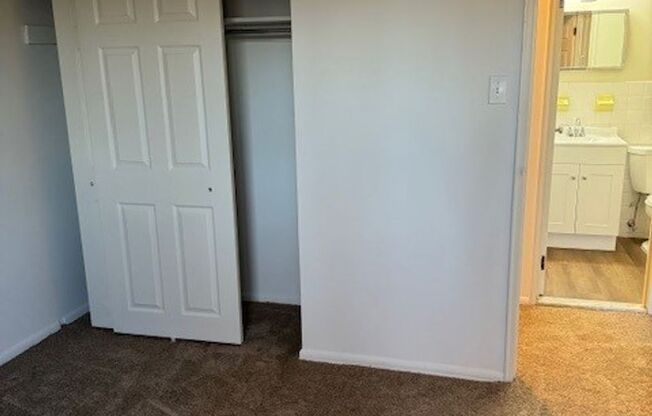 2 beds, 1 bath, 956 sqft, $1,695, Unit 00 - E- 6