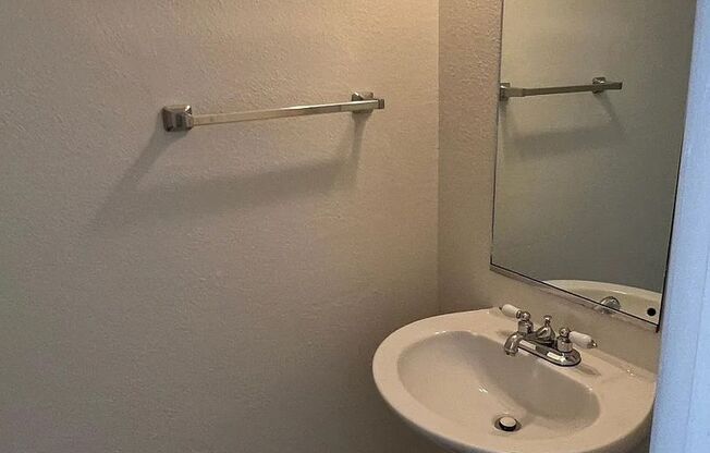 Freshly Updated | 2 Bed 1 Bath | E. Richmond Rd.