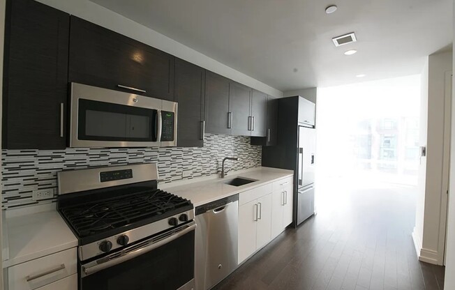 551 10 AVE