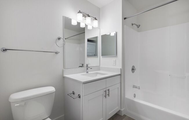 2 beds, 1 bath, 950 sqft, $1,925, Unit UNIT 2B