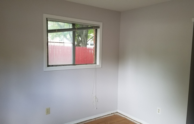 2 beds, 1 bath, 1,025 sqft, $1,250, Unit 138-06 Woodhill