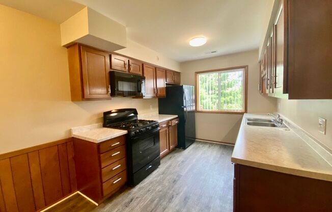 Cozy 2 Bedroom, 1 Bath Apartment with Balcony - Welcome Home!