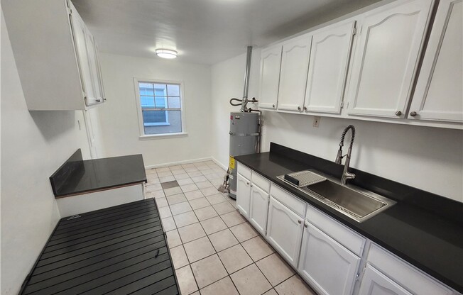 5913 1/2 S WILTON PL
