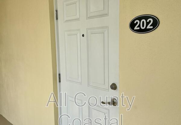 23 COLONIAL CLUB DR