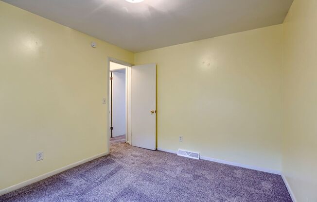 2 beds, 1 bath, $1,050