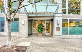 Lovely Corner unit in the Pearl District