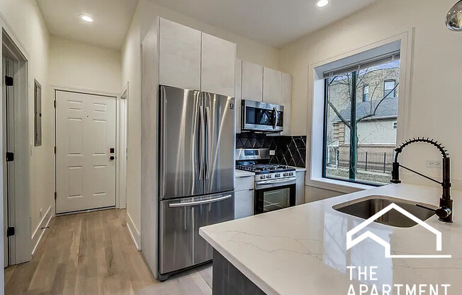 2551 W HIRSCH