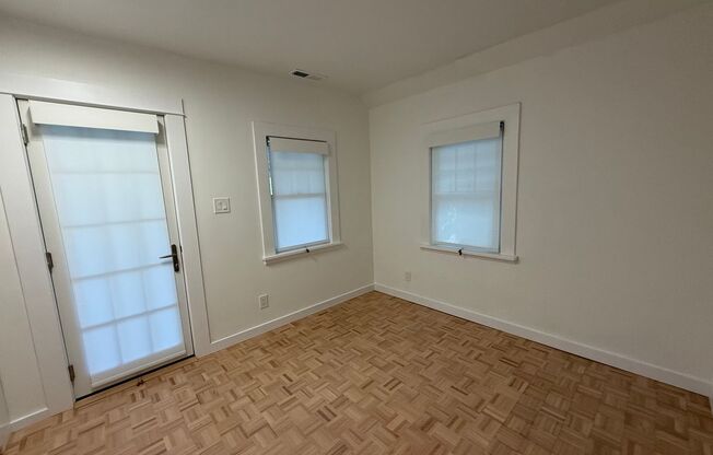 2 beds, 1 bath, $2,395