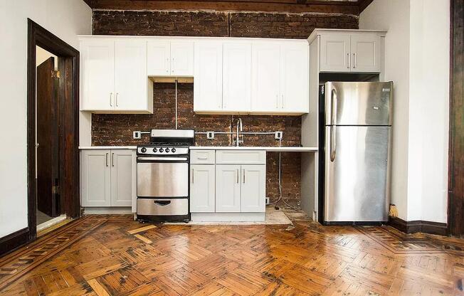 28 STUYVESANT AVE