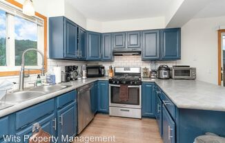 927-929 Winter Street NE