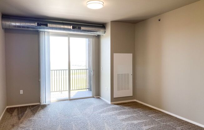 1 bed, 1 bath, 739 sqft, $950, Unit Bldg 3 Apt 3317