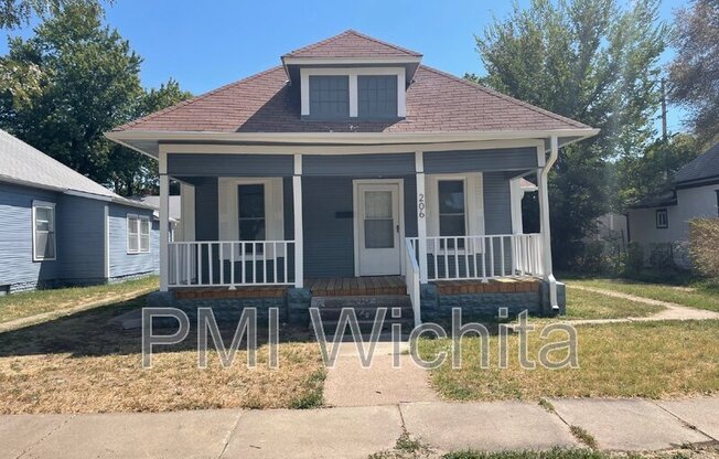 206 N ASH ST