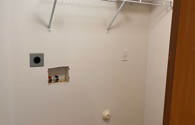 2 beds, 1 bath, 1,066 sqft, $1,200, Unit 1681-09 PVC