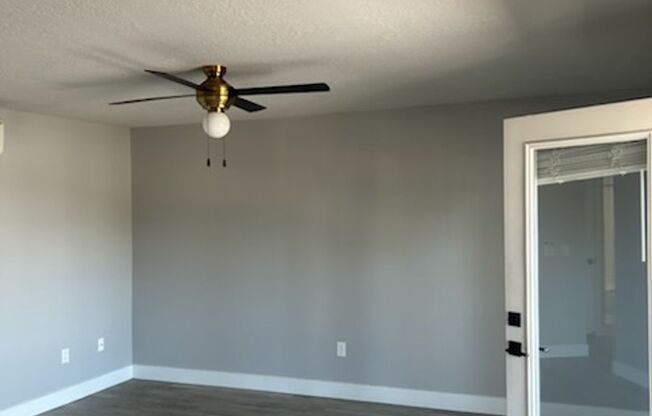 1 bed, 1 bath, 574 sqft, $1,195, Unit 18