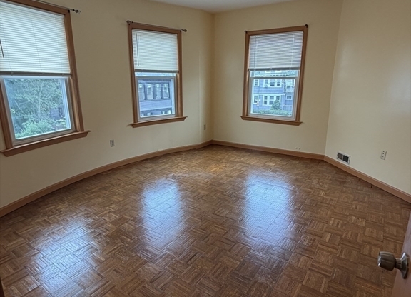 4 beds, 1 bath, 1,500 sqft, $2,800, Unit 2