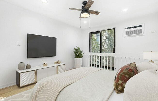 1 bed, 1 bath, $4,600, Unit 112
