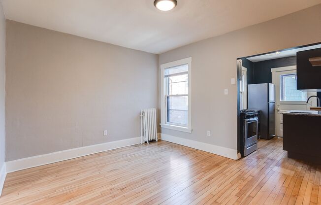 1 bed, 1 bath, 700 sqft, $1,250, Unit 6