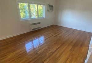 2 beds, 1 bath, $2,700, Unit 1