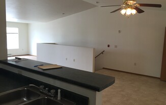 2 beds, 1 bath, 1,212 sqft, $800, Unit 03