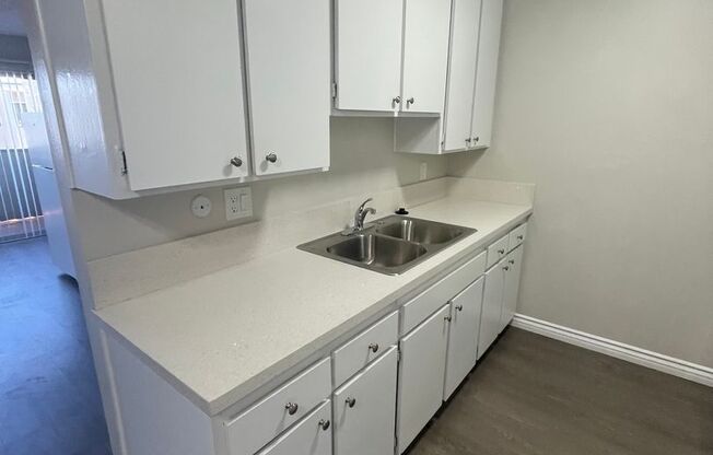1 bed, 1 bath, 625 sqft, $1,950, Unit 42