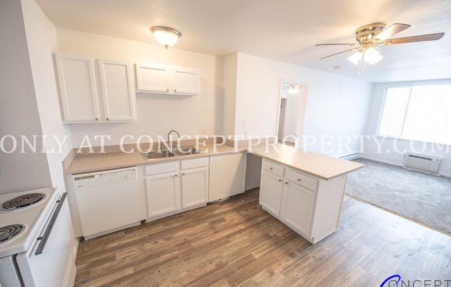 1 bed, 1 bath, 650 sqft, $999, Unit 8C