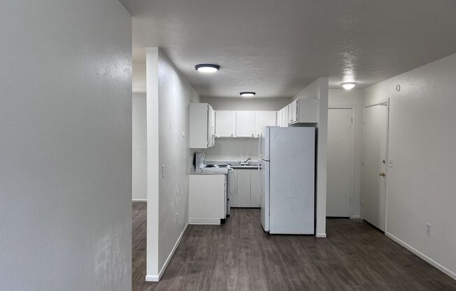 2 beds, 1 bath, 700 sqft, $1,250, Unit 01A