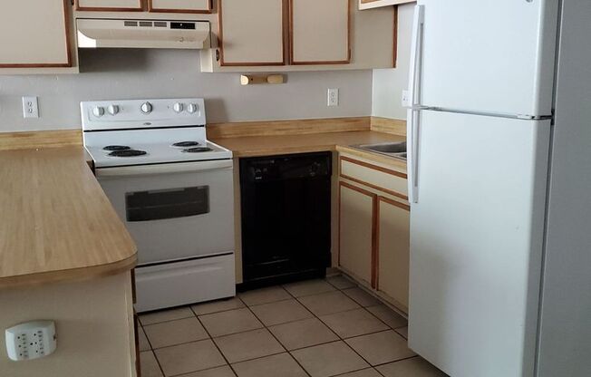 1 bedroom/1 bath with new paint & carpet