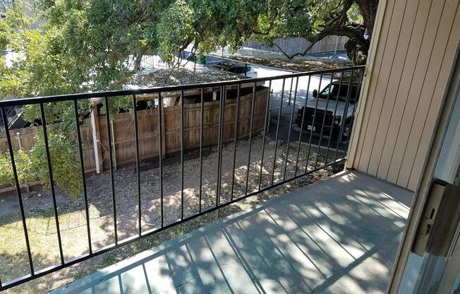 Studio, 1 bath, 450 sqft, $710, Unit *525