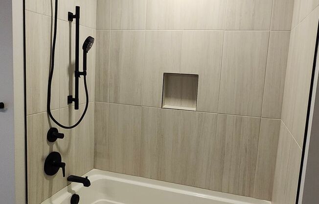 1 bed, 1 bath, 808 sqft, $2,450, Unit #425