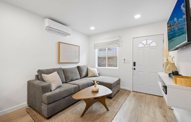 Newly remodeled and fully "furnished" 1 bed 1 bath in Mission Beach. 9 months rental or month to month.