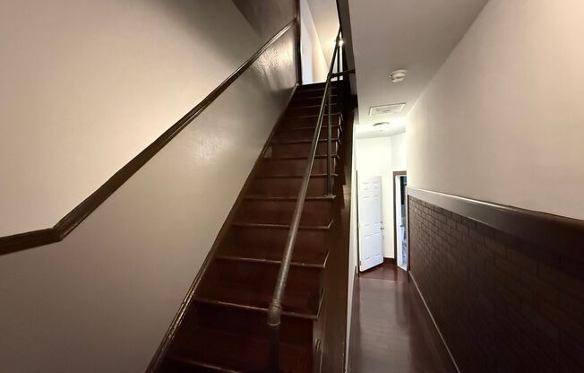 6 beds, 2 baths, 1,600 sqft, $2,000, Unit Unit 3