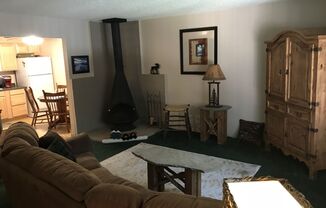 2 beds, 1 bath, $2,100, Unit # 24