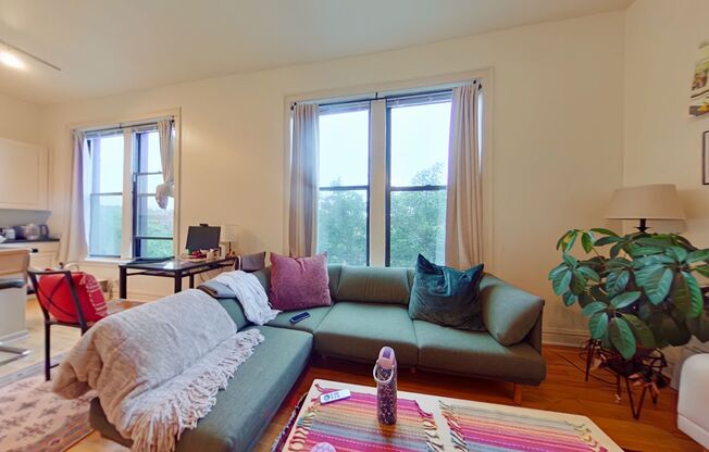 859 Oakdale/2915-19 Mildred