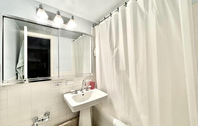 Studio, 1 bath, $2,700, Unit 516