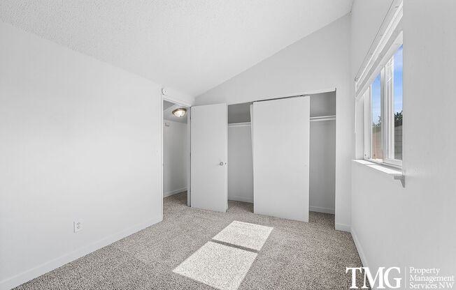 3 beds, 1.5 baths, 1,200 sqft, $1,725, Unit 1330-G5
