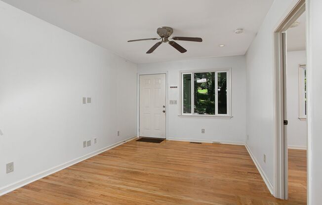 Spacious 1 Bedroom Duplex close to UNC Campus - Updated, Pet Friendly, Private Wooded Lot!