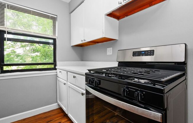 1 bed, 1 bath, 650 sqft, $2,595, Unit 10208-B3