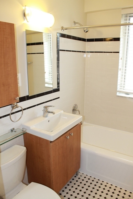 1 bed, 1 bath, 700 sqft, $2,500, Unit 600