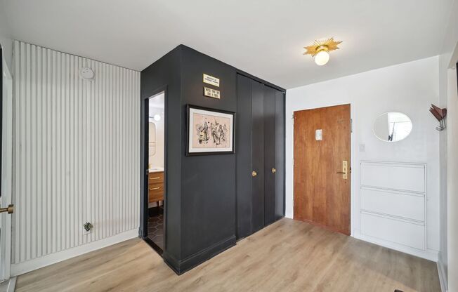 Stunning 1 BR/1 BA Condo in Southwest Waterfront!