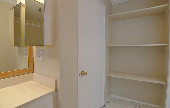 2 beds, 2 baths, 910 sqft, $2,695, Unit 514