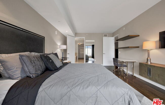1 bed, 2 baths, 1,410 sqft, $5,000, Unit 6F