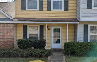 109 Sussex Ave:  Unique Space With Room to Entertain!  Quiet HOA Neighborhood!  Convenient to Shopping, Restaurants,  I-75 / I-675 / I-285! AVAILABLE JAN. 2025!