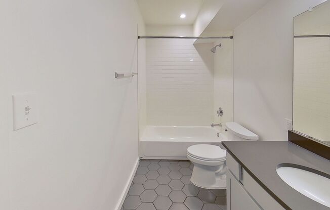 1 bed, 1 bath, 700 sqft, $1,295, Unit LAW7-108