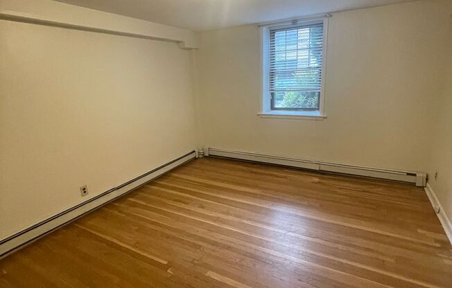 Longwood 2-Bed w/heat