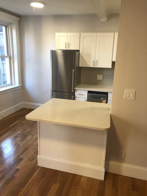 1 bed, 1 bath, 475 sqft, $3,200, Unit 24
