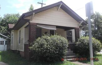 2 beds, 1 bath, $1,100