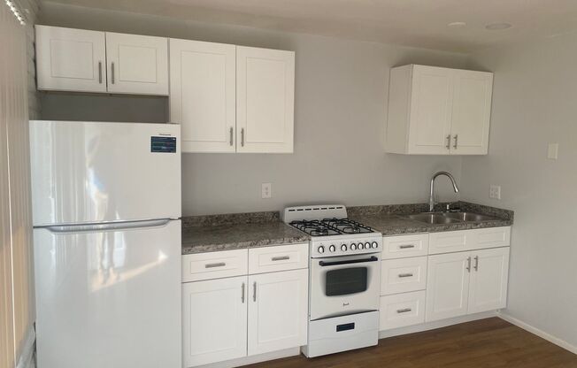 Remodeled - 1 Bed 1 Bath Just North of Northern on 12th Street