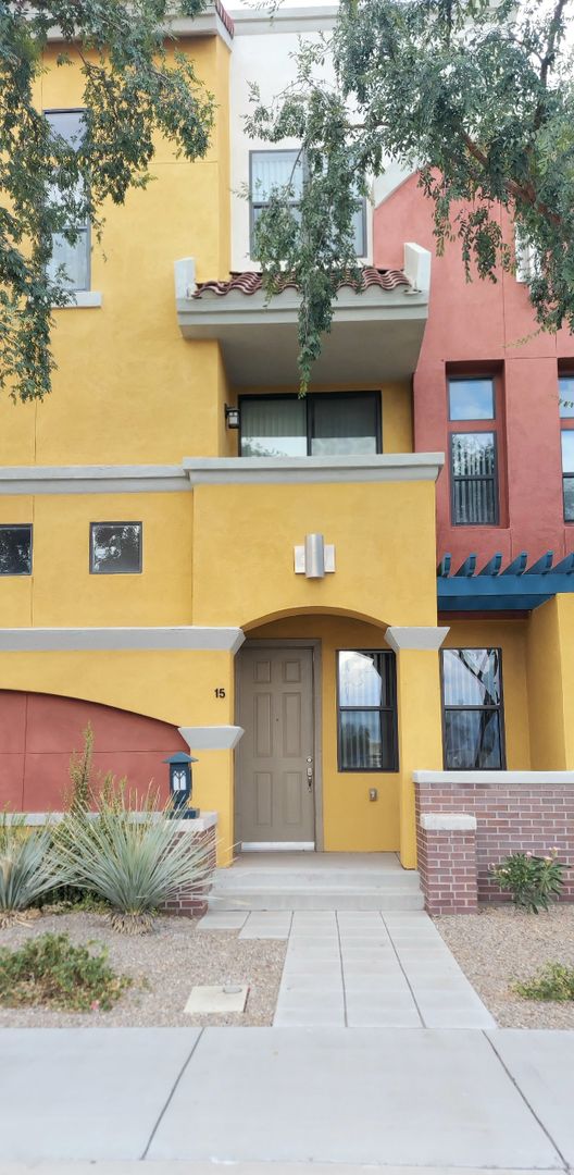 Great location! Downtown Chandler 3 story furnished Townhome! Short term available!!