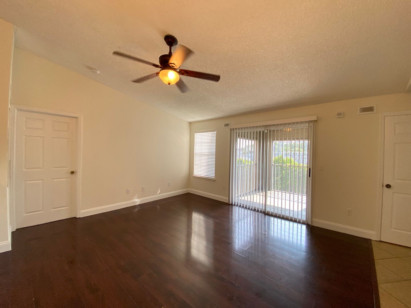 Updated 2BR 2BA Condo in Park Central with W/D!